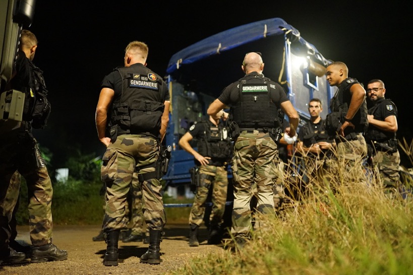 Une nuit avec les gendarmes mobiles à Mayotte