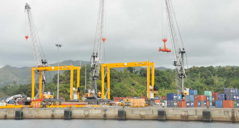 Le port de Mayotte privé de l'un de ses deux quais