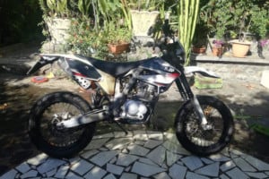 Vends Moto 125cc AJP  Pr3