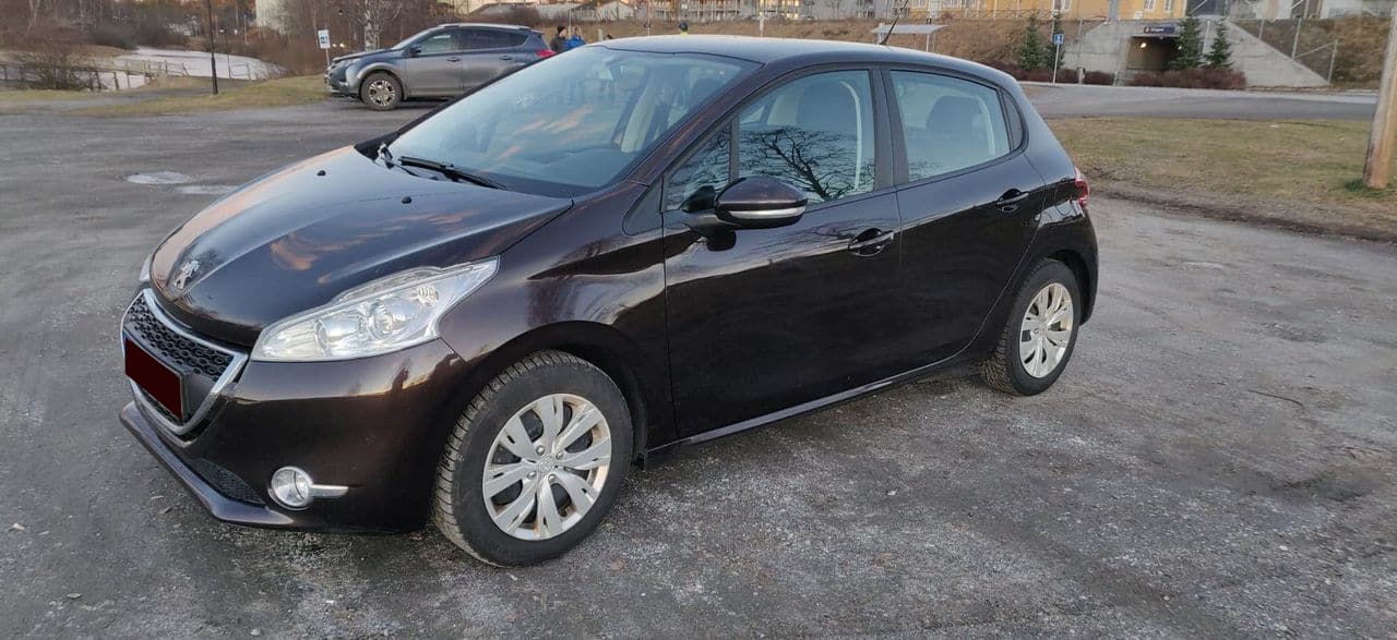 Peugeot 208 ALLURE 1,6L 92CH