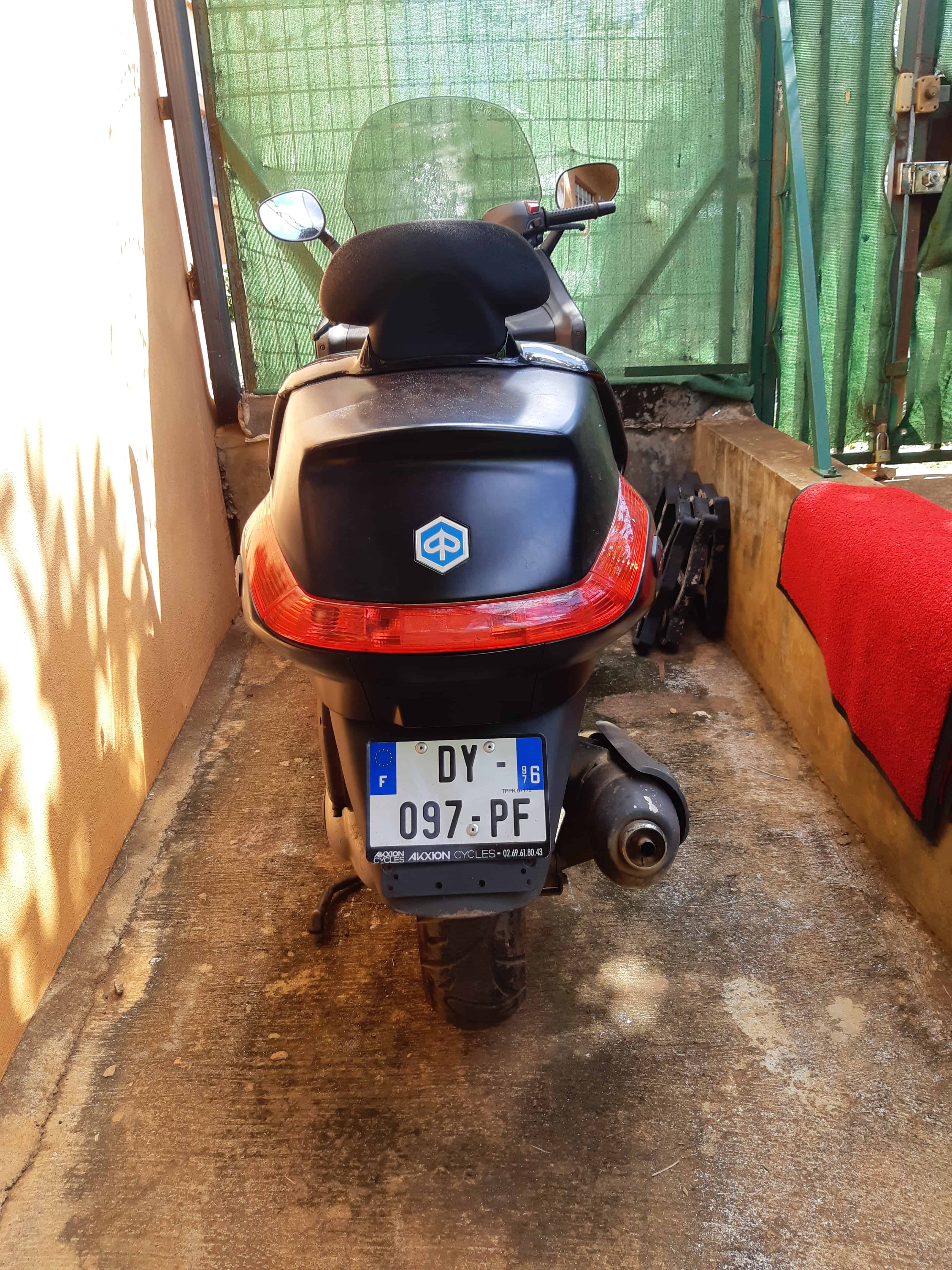 VENDS SCOOTER PIAGGIO 125