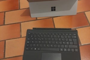 Vends ordi tablette surface pro 4 de Microsoft