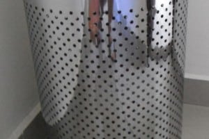 Vend panier à linge en inox