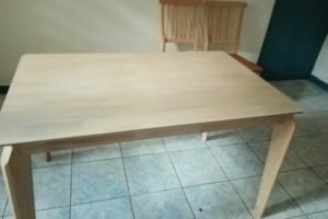 Table et 4 chaises