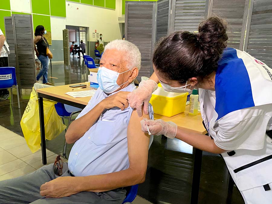 campagne-vaccination-mayotte-2eme-injection-docteur-martial-henry-2