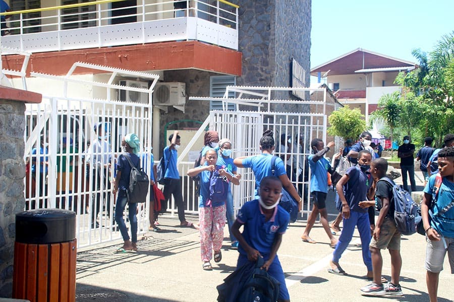 covid-19-un-an-continuite-pedagogique-gestes-barrieres-masques-mayotte