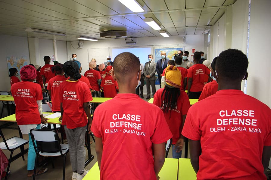 cameras-classes-eleves-3eme-interpellent-senateurs-visite-mayotte