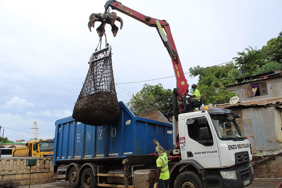 3,2 tonnes de déchets pris au piège à Koungou dans des filets