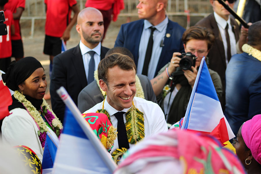 emmanuel-macron-valerie-pecresse-plein-signatures