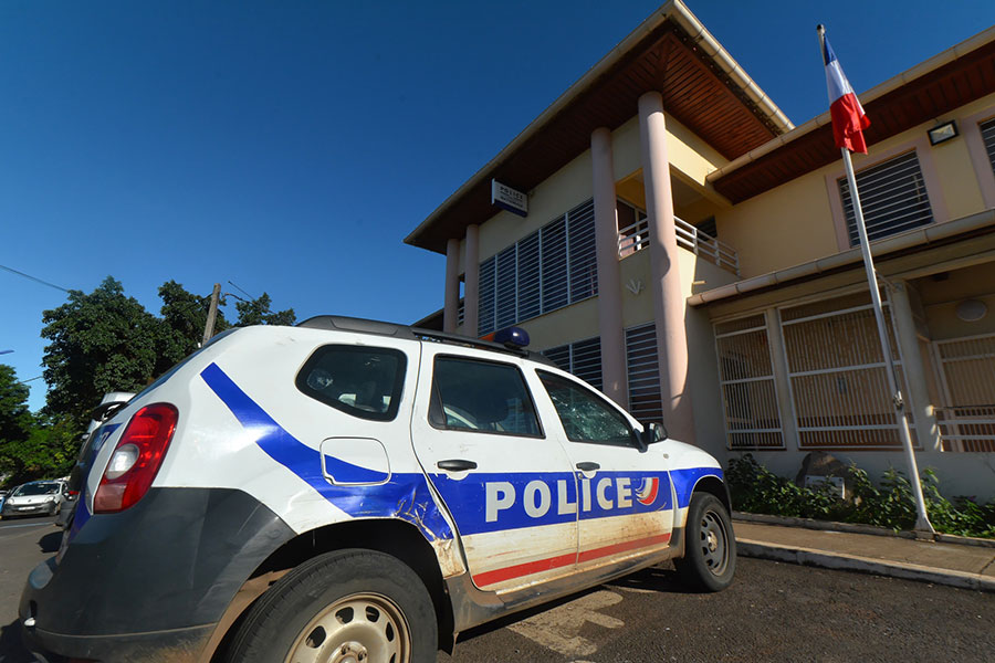 policier-agresse-tsoundzou-colere-collegues