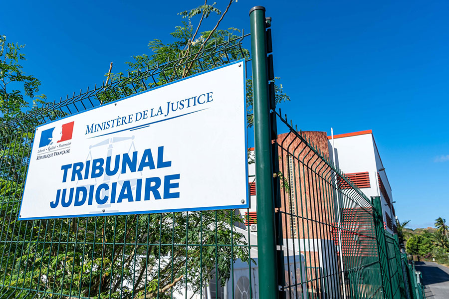 tribunal-correctionnel-qui-a-porte-les-coups-en-premier