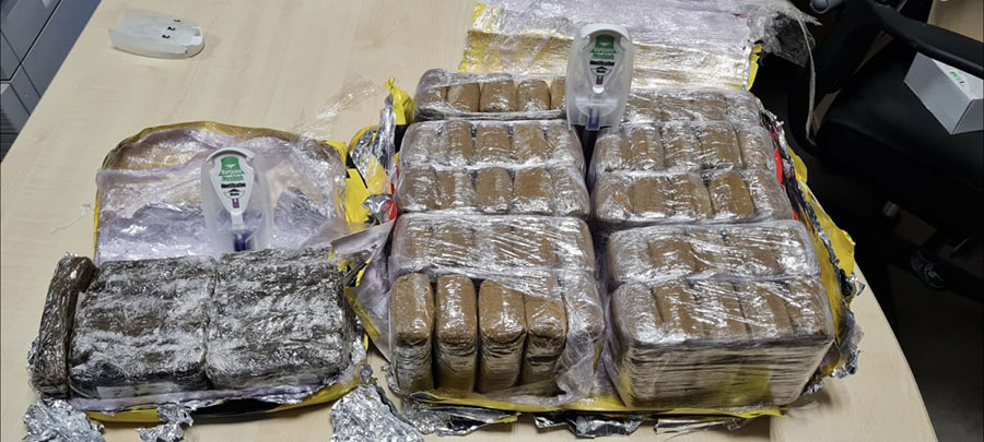 six-kilos-de-resine-de-cannabis-saisis-a-laeroport-de-dzaoudzi-1