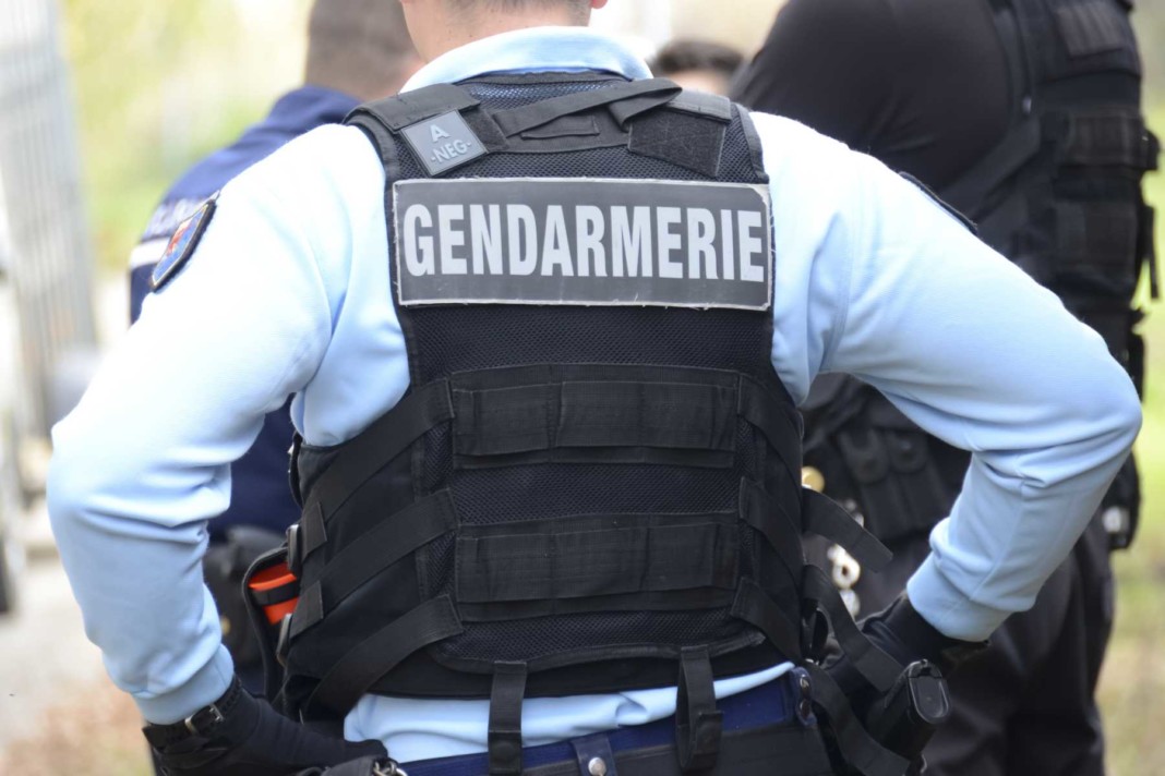 groupe-jeunes-cagoules-armes-attaquent-gendarmes-dzoumogne