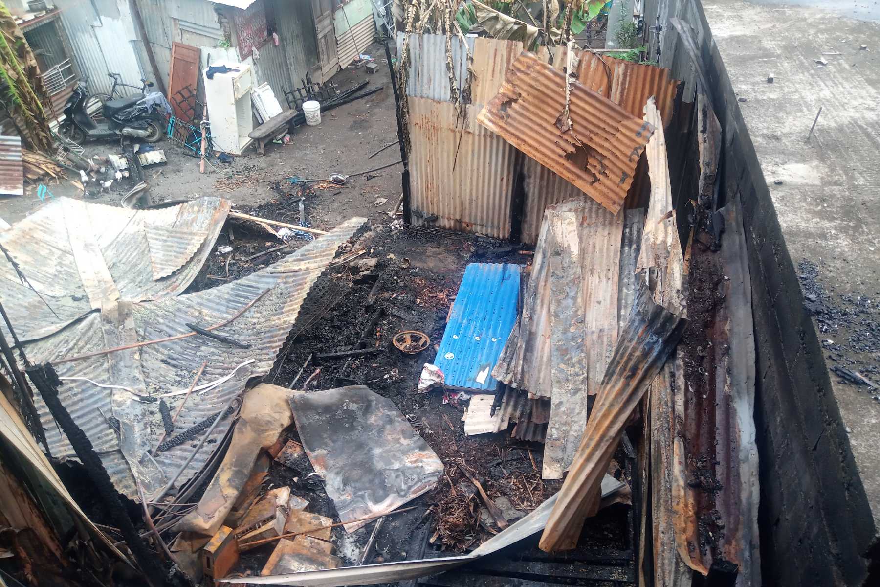 a-pamandzi-trois-logements-partent-en-fumee-au-milieu-de-la-nuit