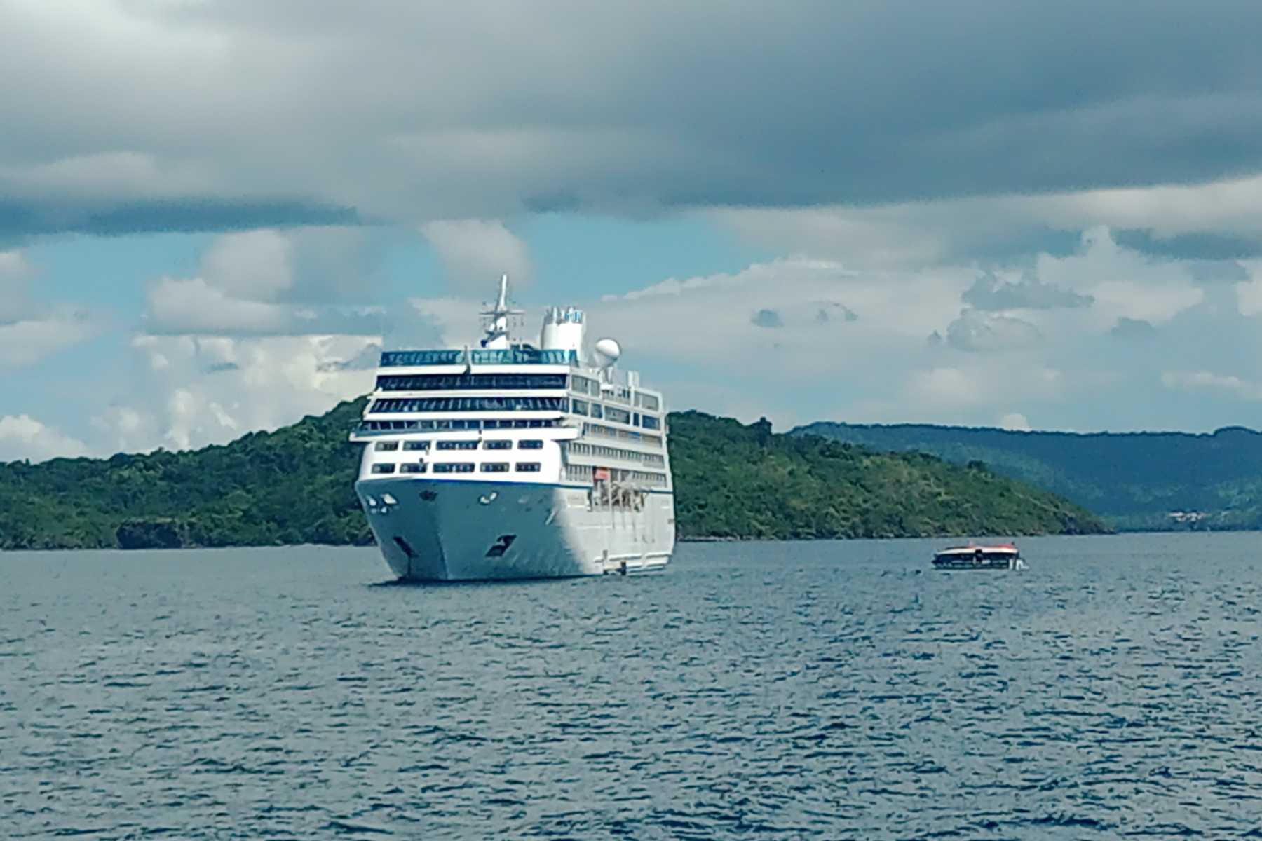 des-centaines-de-touristes-americains-a-mayotte