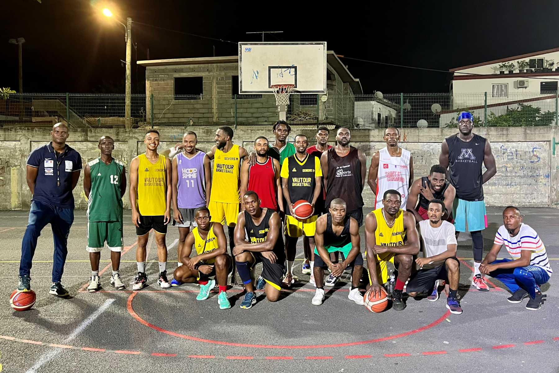 les-deux-geants-du-basket-mahorais-en-finale-des-playoffs