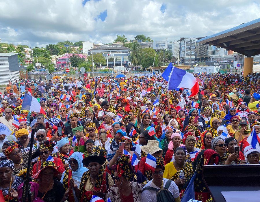 les-mahorais-se-mobilisent-face-au-lobby-comorien