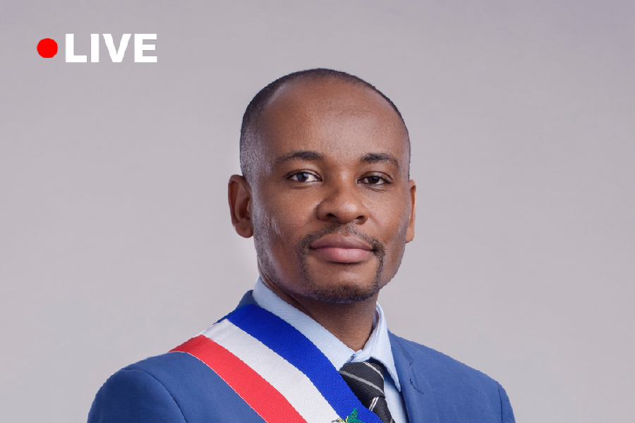 le-maire-de-mamoudzou-repond-aux-administres-via-un-live-facebook
