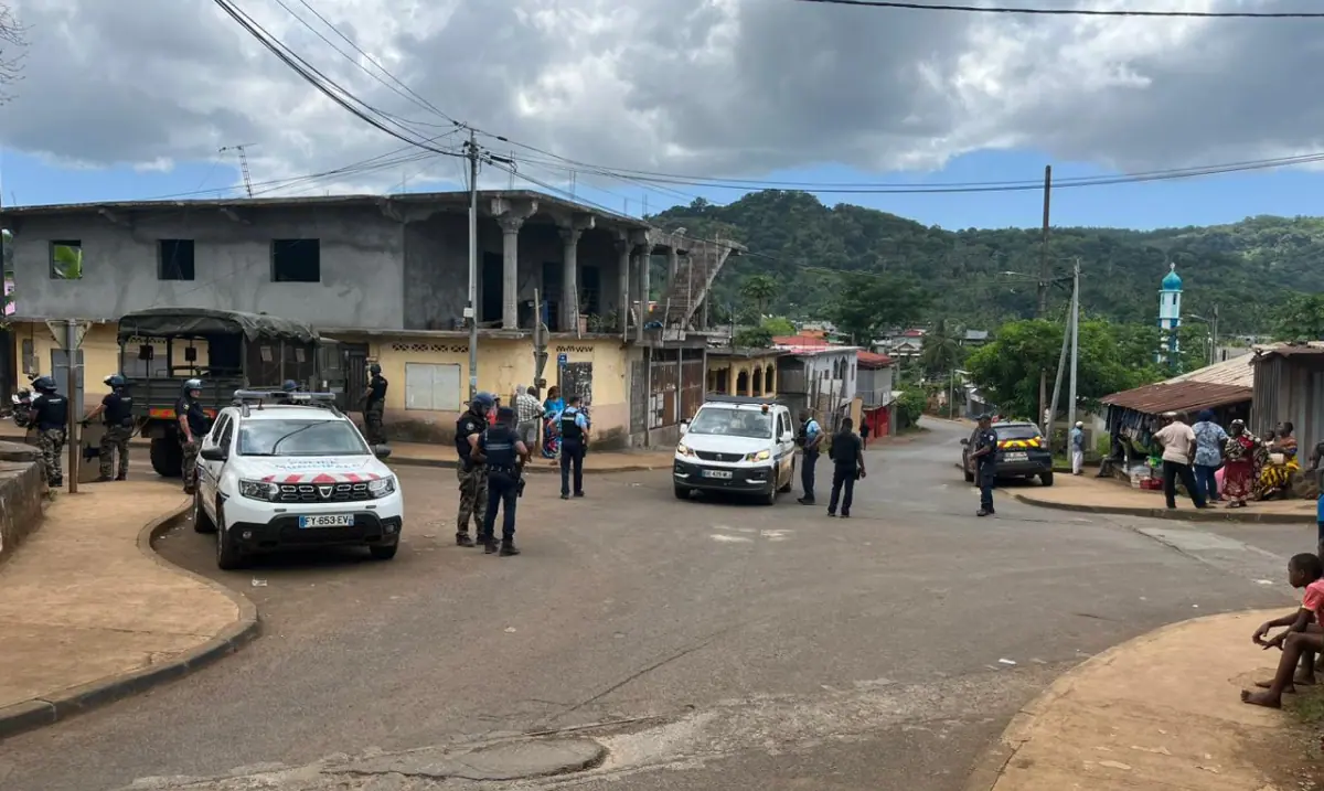 es-villages-de-mirereni-et-combani-senlisent-dans-la-violence
