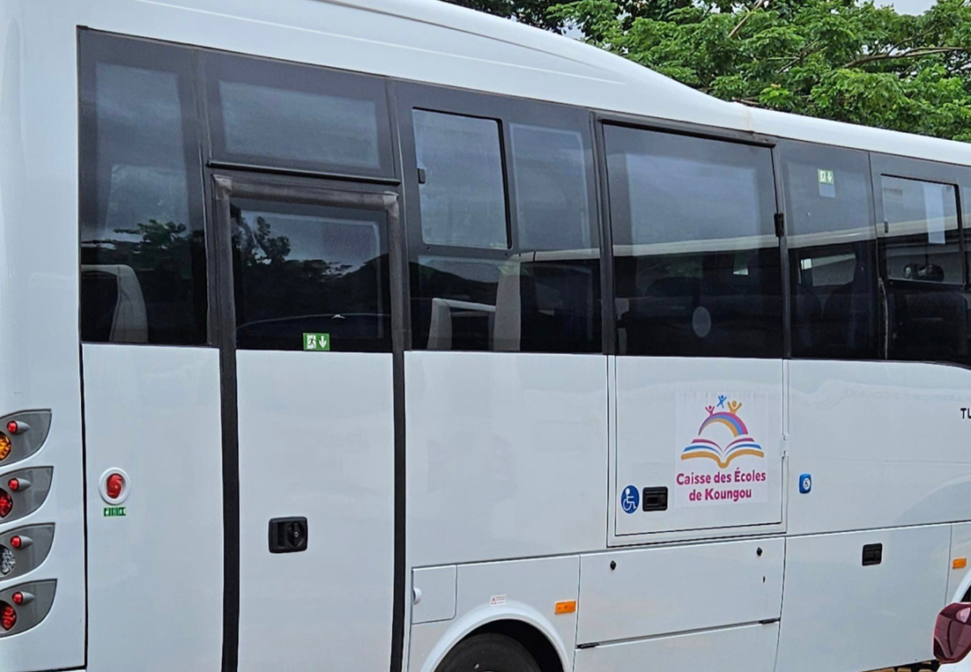 caisse-ecoles-koungou-acquiert-bus