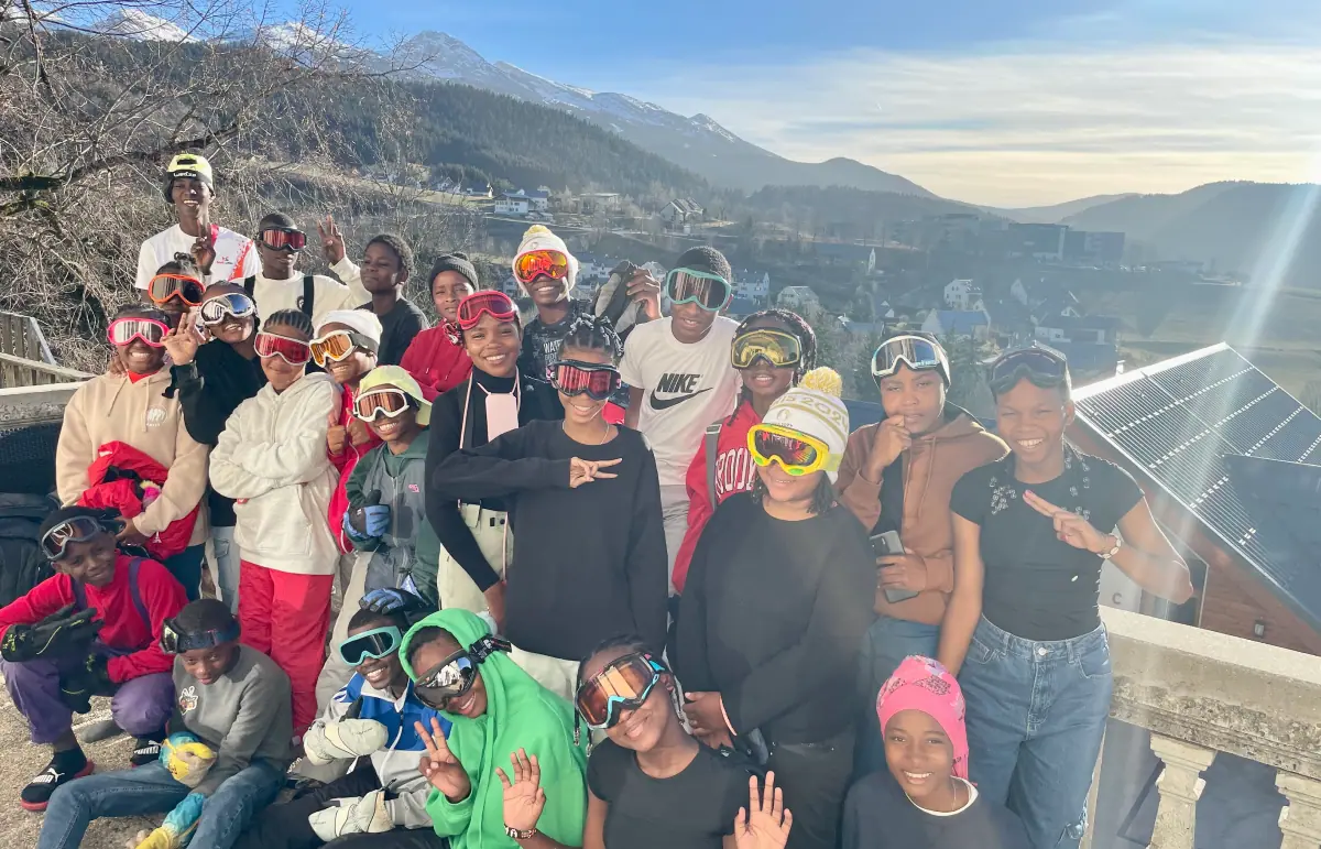 carte-postale-du-jour-tenues-de-ski-recuperees-place-au-ski-ce-lundi