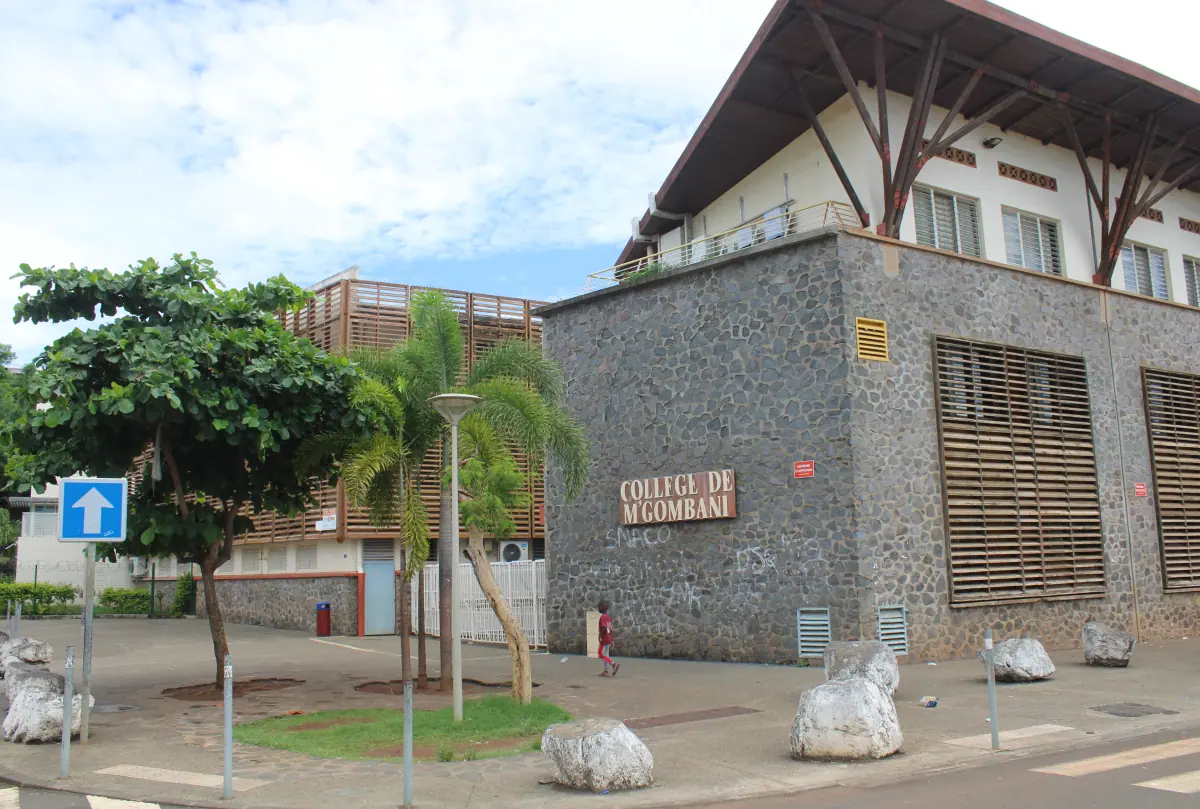 barrages-des-cours-a-distance-pour-les-collegiens-et-lyceens