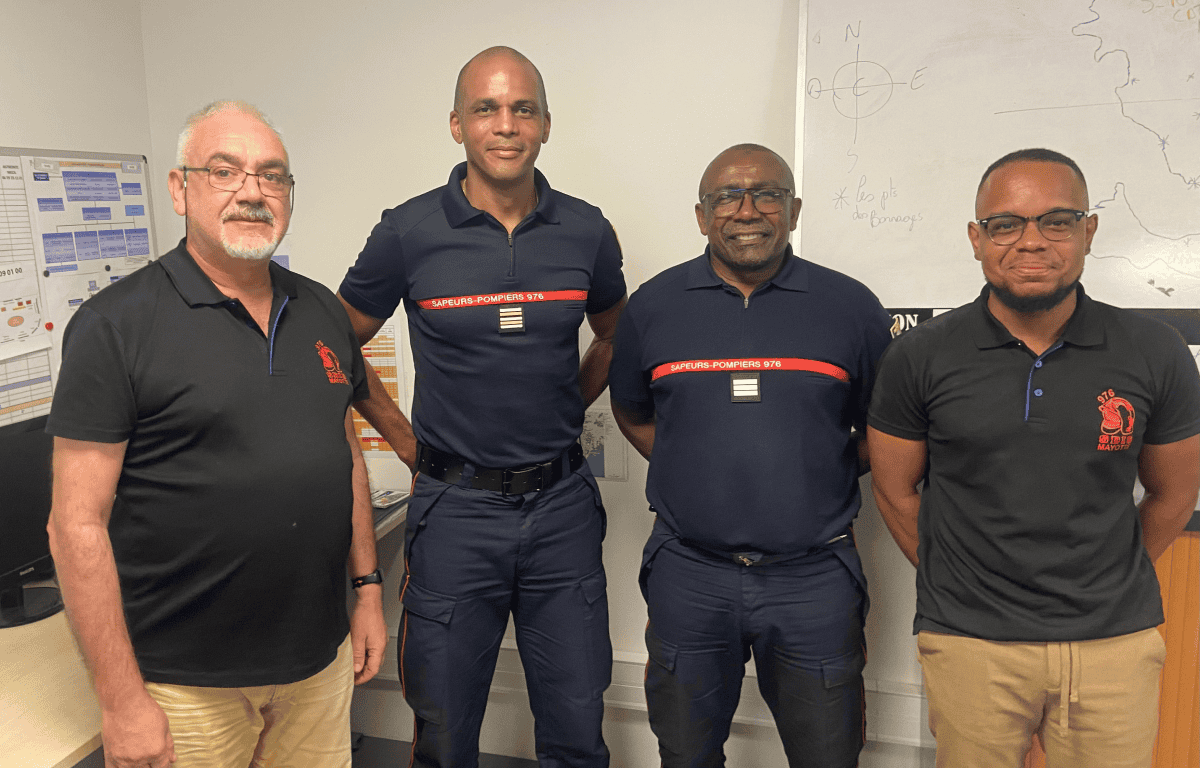 pompiers-de-mayotte-plus-que-jamais-dans-le-feu-de-laction pompiers-de-mayotte-plus-que-jamais-dans-le-feu-de-laction