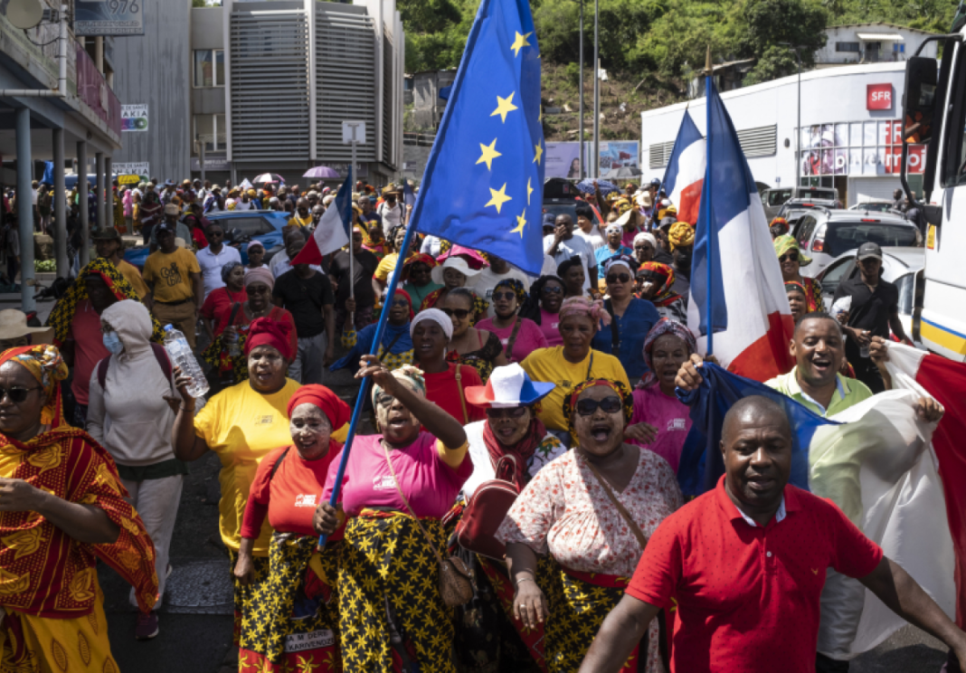 mlaili-condro-mayotte-carrefour-differents-peuples