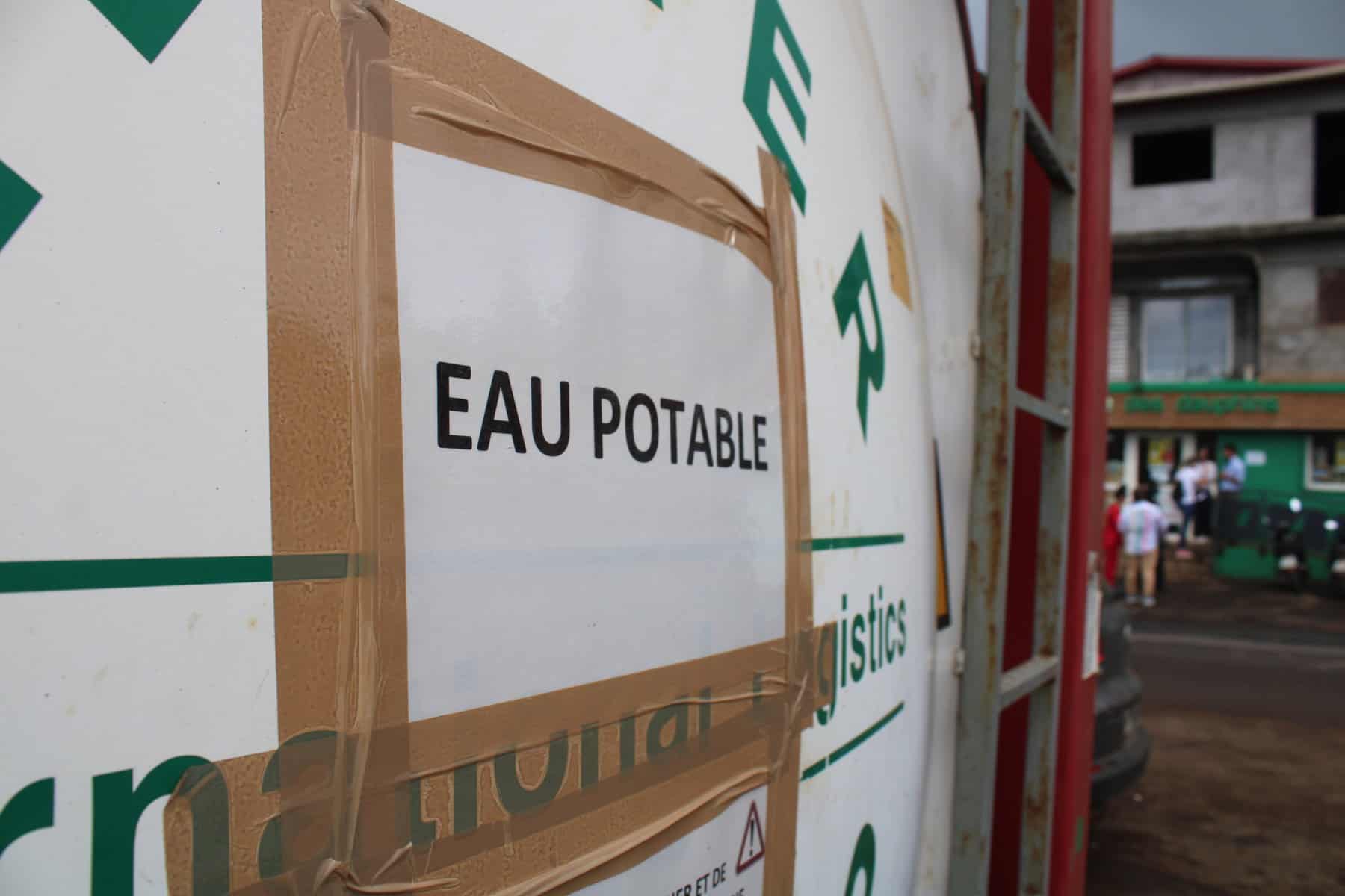 Eau