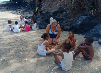 Petite-Terre prête à se jeter à l’eau pour enseigner la natation petite-terre-prete-a-se-jeter-a-leau-pour-enseigner-la-natation