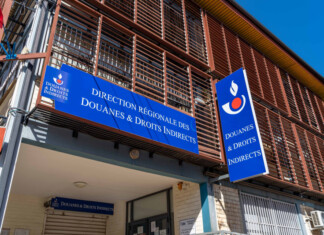 Deux douaniers condamnés à six mois de prison ferme