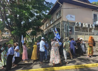 La grève des enseignants continue en petit comité devant le rectorat la-greve-des-enseignants-continue-en-petit-comite-devant-le-rectorat