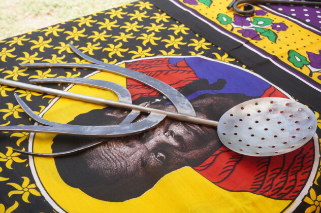 les-pirogues-etaient-au-taquet-a-mbouini-pour-le-dixieme-festival-laka