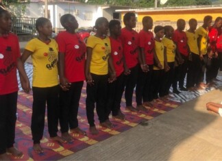 Une première représentation émue avec Clowns sans frontières une-premiere-representation-emue-avec-clowns-sans-frontieres