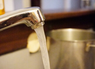 Une panne au niveau de l’usine de dessalement provoque un retard d’ouverture de l’eau en Petite-Terre coupure eau petite terre