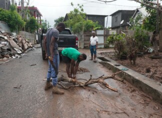 “Une phase de sauvegarde cyclonique” dès la fin de l’alerte rouge une-phase-de-sauvegarde-cyclonique-des-la-fin-de-lalerte-rouge