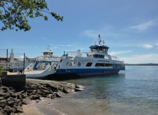 Deux barges seychelloises à Mayotte : « Ce sont des moyens qui permettront de nous soulager » deux-barges-seychelloises-a-mayotte-ce-sont-des-moyens-qui-permettront-de-nous-soulager
