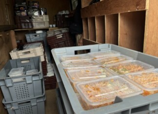 Comment une ONG américaine et des restaurateurs locaux s’associent pour distribuer des repas comment-une-ong-americaine-et-des-restaurateurs-locaux-sassocient-pour-distribuer-des-repas