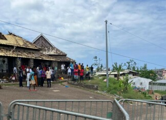 Des citoyens s’introduisent dans le lycée Bamana pour déloger les migrants des-citoyens-sintroduisent-dans-le-lycee-bamana-pour-deloger-les-migrants