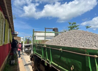 « Les personnes remplacent la tôle par le béton », les quincailleries prises d’assaut depuis Chido les-personnes-remplacent-la-tole-par-le-beton-les-quincailleries-prises-dassaut-depuis-chido