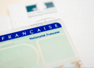 Droit du sol : la commission mixte paritaire approuve la version des Républicains