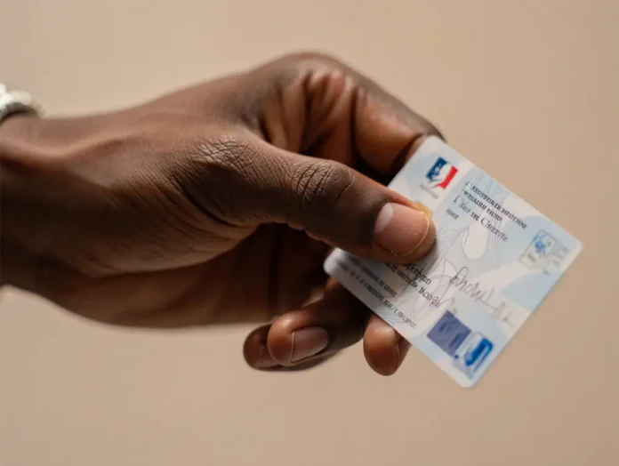 une-proposition-de-loi-deposee-a-s2o-pour-supprimer-les-titres-de-sejour-territorialises