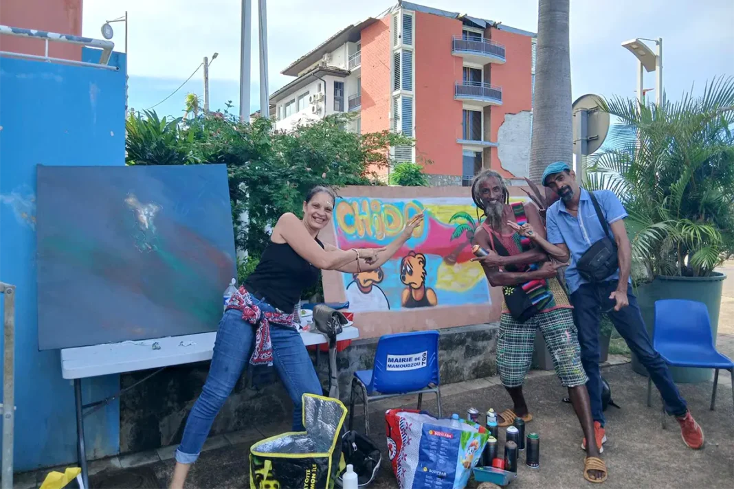 Zangoma expose ses artistes dans les rues de Mamoudzou après Chido