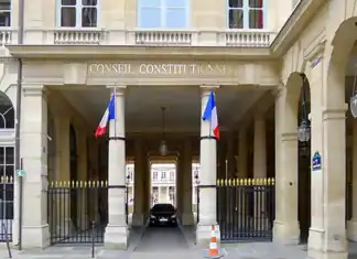 Le Conseil constitutionnel estime la loi restreignant le droit du sol à Mayotte conforme à la Constitution Le Conseil constitutionnel estime la loi restreignant le droit du sol à Mayotte conforme à la Constitution