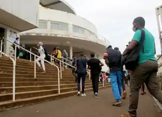 Après le bac, 68 % des néo-bacheliers quittent Mayotte Après le bac, 68 % des néo-bacheliers quittent Mayotte