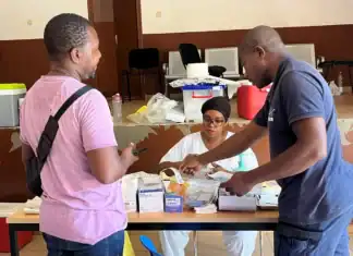 « Les besoins de vaccination sont énormes », à la MJC de Miréréni, il est possible de se faire vacciner ce mercredi Chikungunya à Mayotte : « Les besoins de vaccination sont énormes », à la MJC de Miréréni, il est possible de se faire vacciner ce mercredi