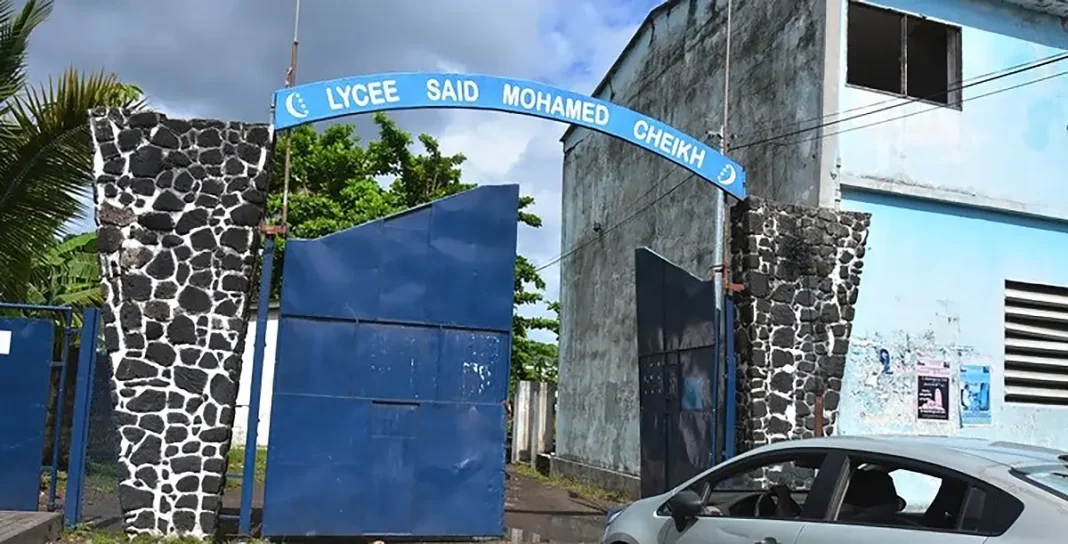 Comores : le financement par la France de la rénovation d’un lycée emblématique suscite de vives critiques
