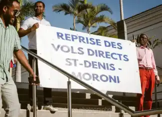 Comores : une marche à la Réunion pour le retour d’un vol direct vers Moroni Comores : une marche à la Réunion pour le retour d’un vol direct vers Moroni