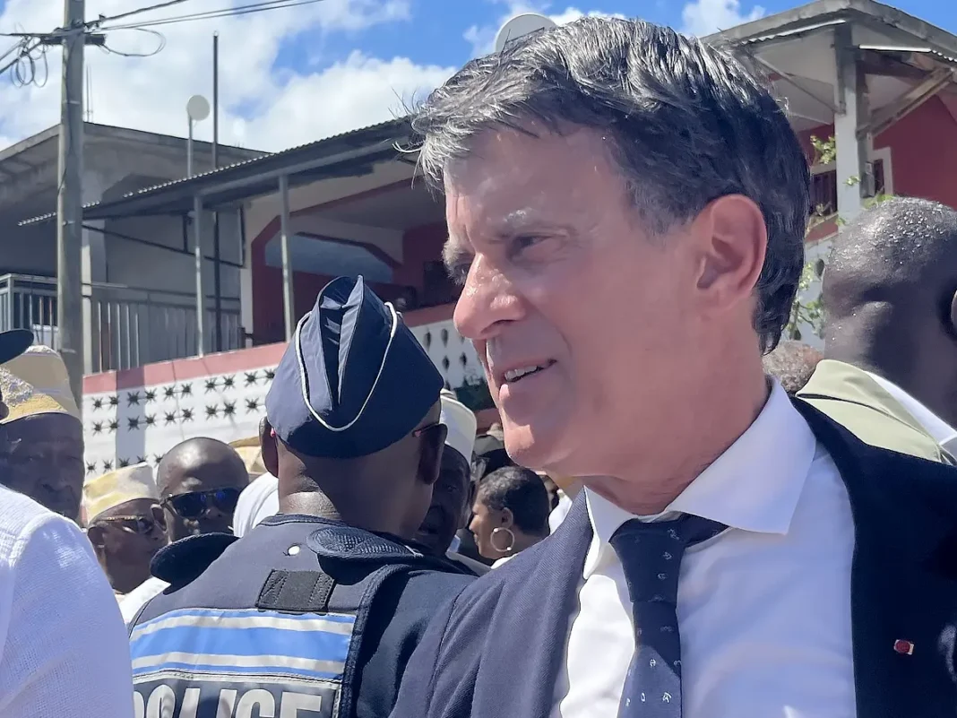 Interpellé par le sénateur Saïd Omar Oili, Manuel Valls lui répond