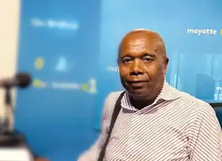 La contiguïté ou stérilité de l’acharnement des Comores à coloniser l’île de Mayotte La contiguïté ou stérilité de l’acharnement des Comores à coloniser l’île de Mayotte